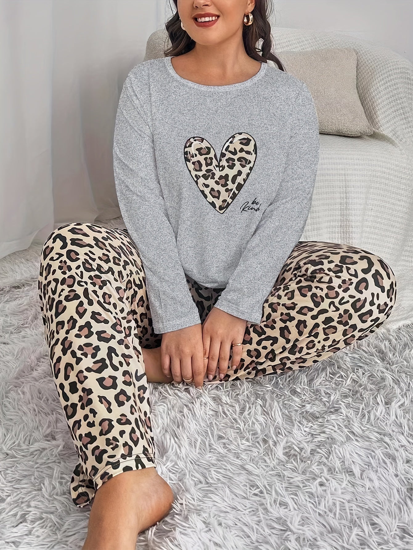  Leopard Heart Print Tee & Leopard Print Pants Pajamas Set