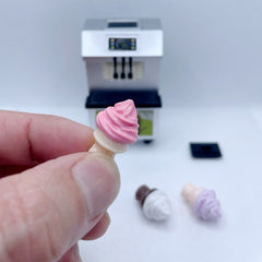 1:12 Mini Ice Cream Machine & Cones Set Dollhouse Decor Tea Shop Modeling