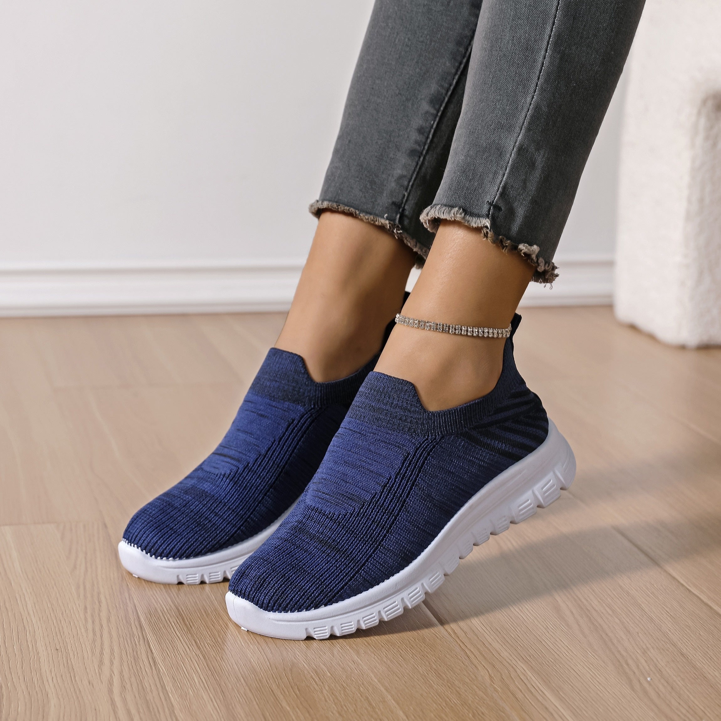 Non Slip Mesh Sneakers Lightweight Slip on Shoes For Women