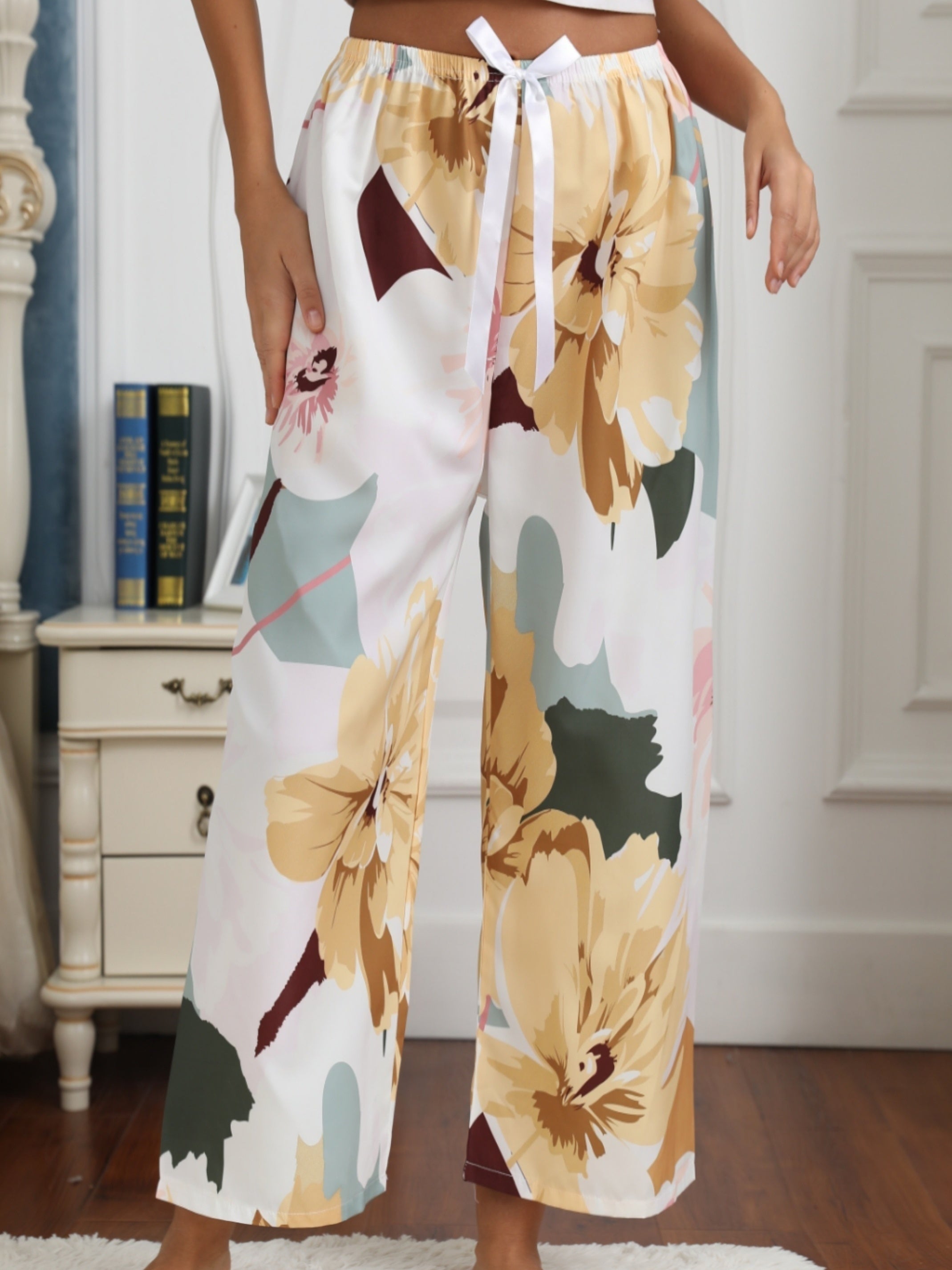  Floral Print Wide Leg Pants