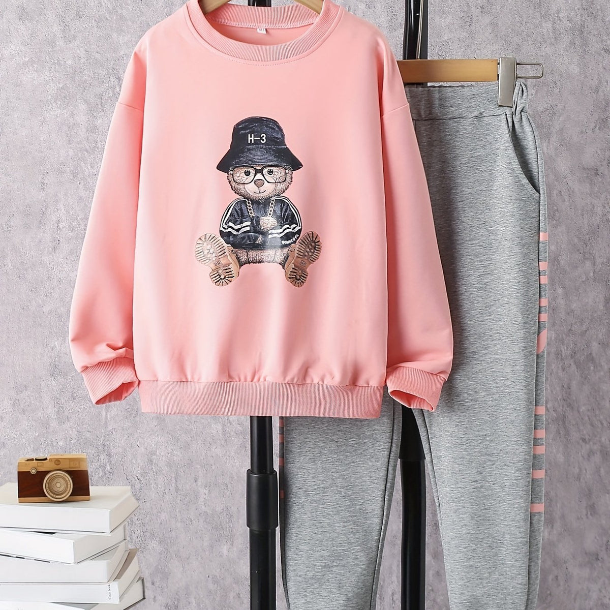 Girl's Cartoon Bear Sweatshirt & Sweatpants Set for Spring Fall