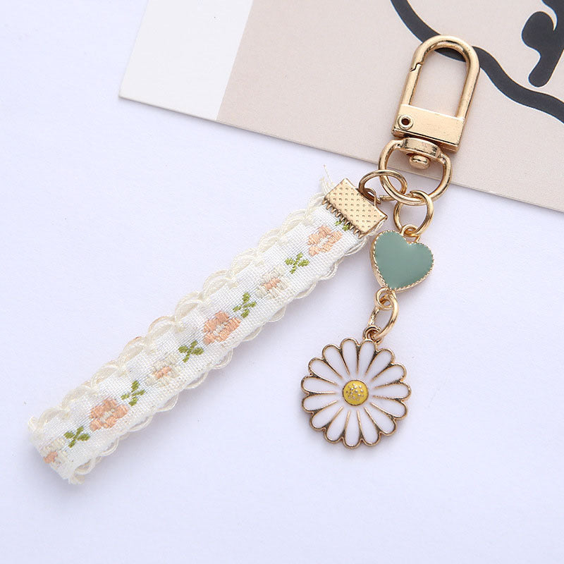Daisy Lace Heart Keychain Colorful Bag Key Chain Keyring Ornament