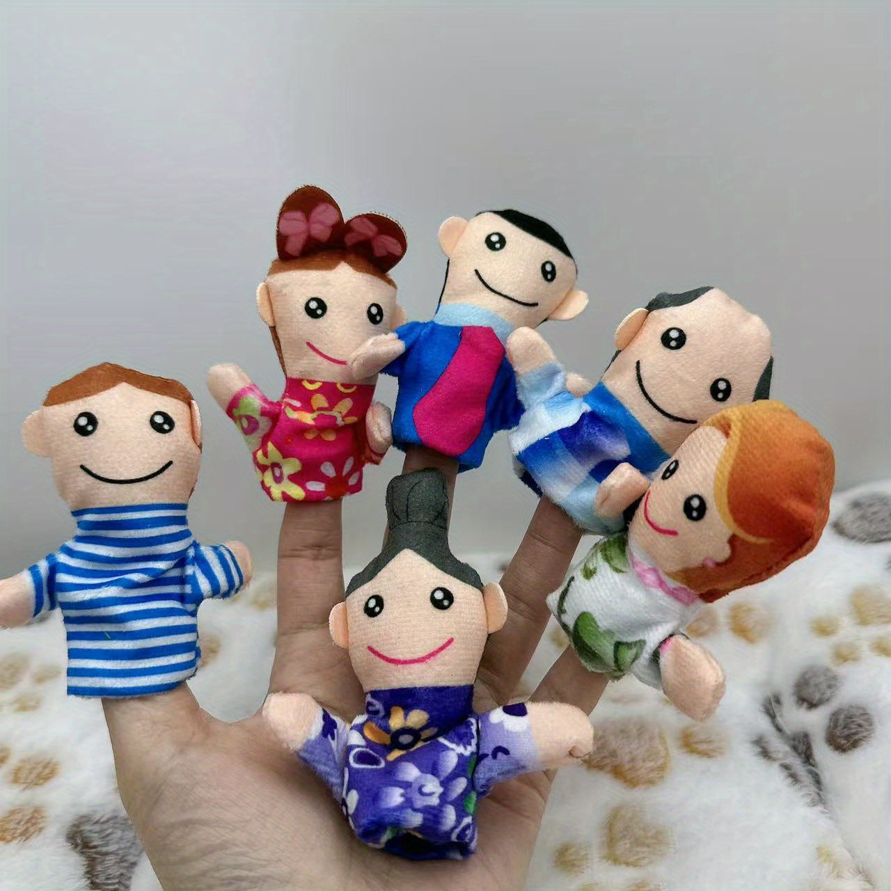 6pcs Family Theme Finger Puppets Set for Role Play