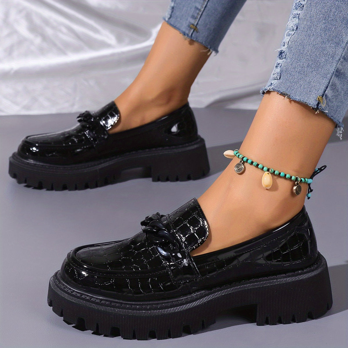 Women's Platform Loafers Round Toe Chain Decor Patent Leather Shoes