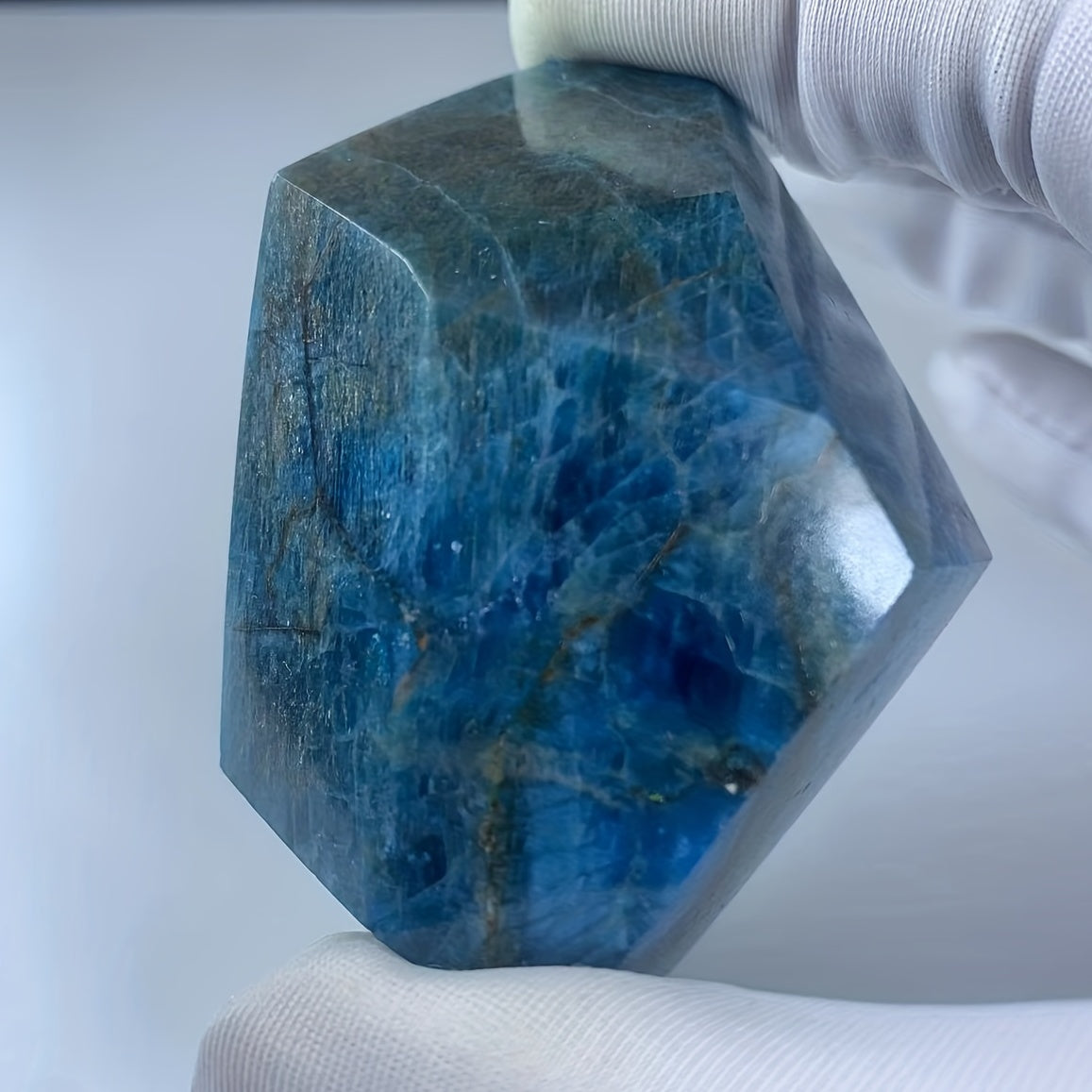 Apatite Natural Raw Ore Grinding Stone for Home and Office Decoration