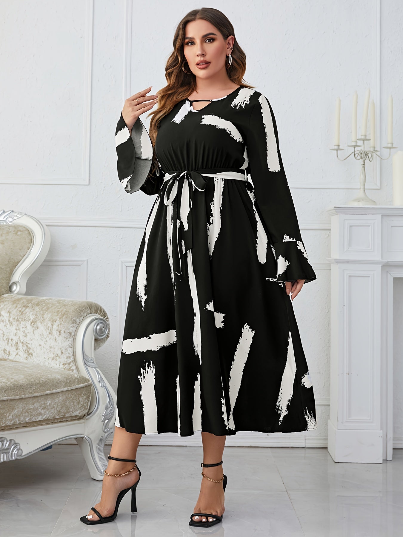  Graphic Print Bell Sleeve Maxi Dress