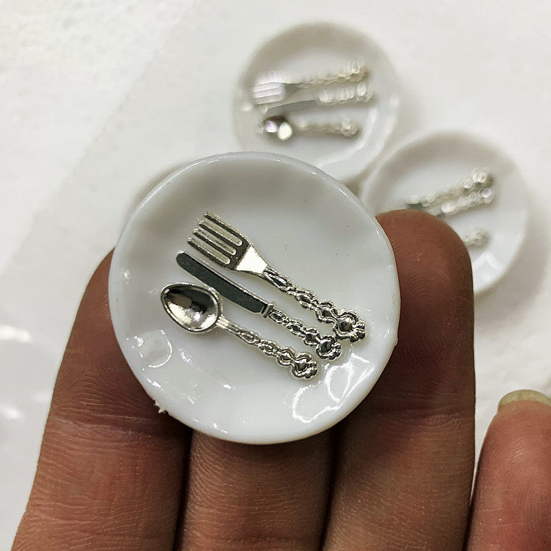 1:6 Scale Classic Cutlery & Dinnerware Set for Scene Model