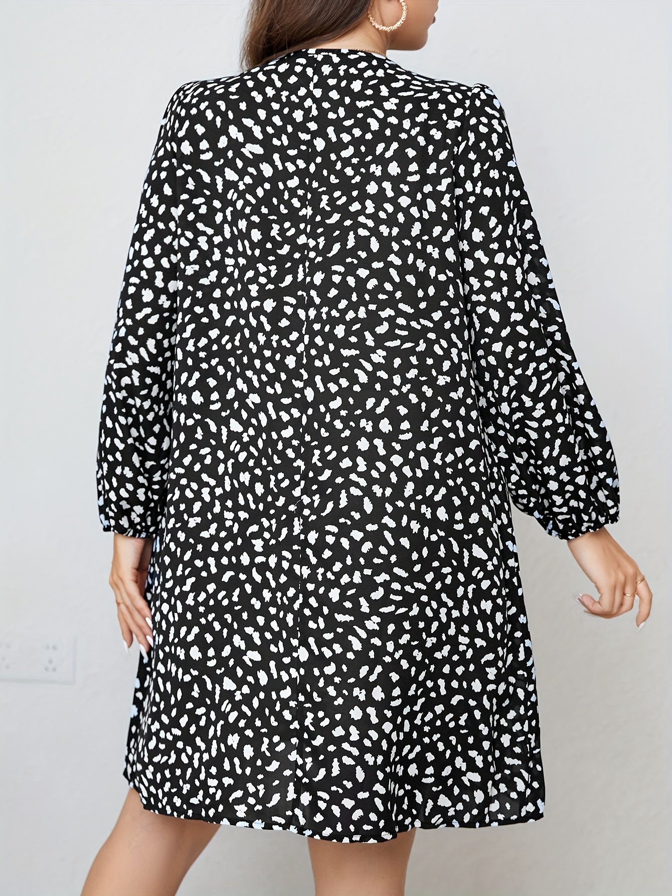  Dalmatian Print Lantern Sleeve V Neck Dress