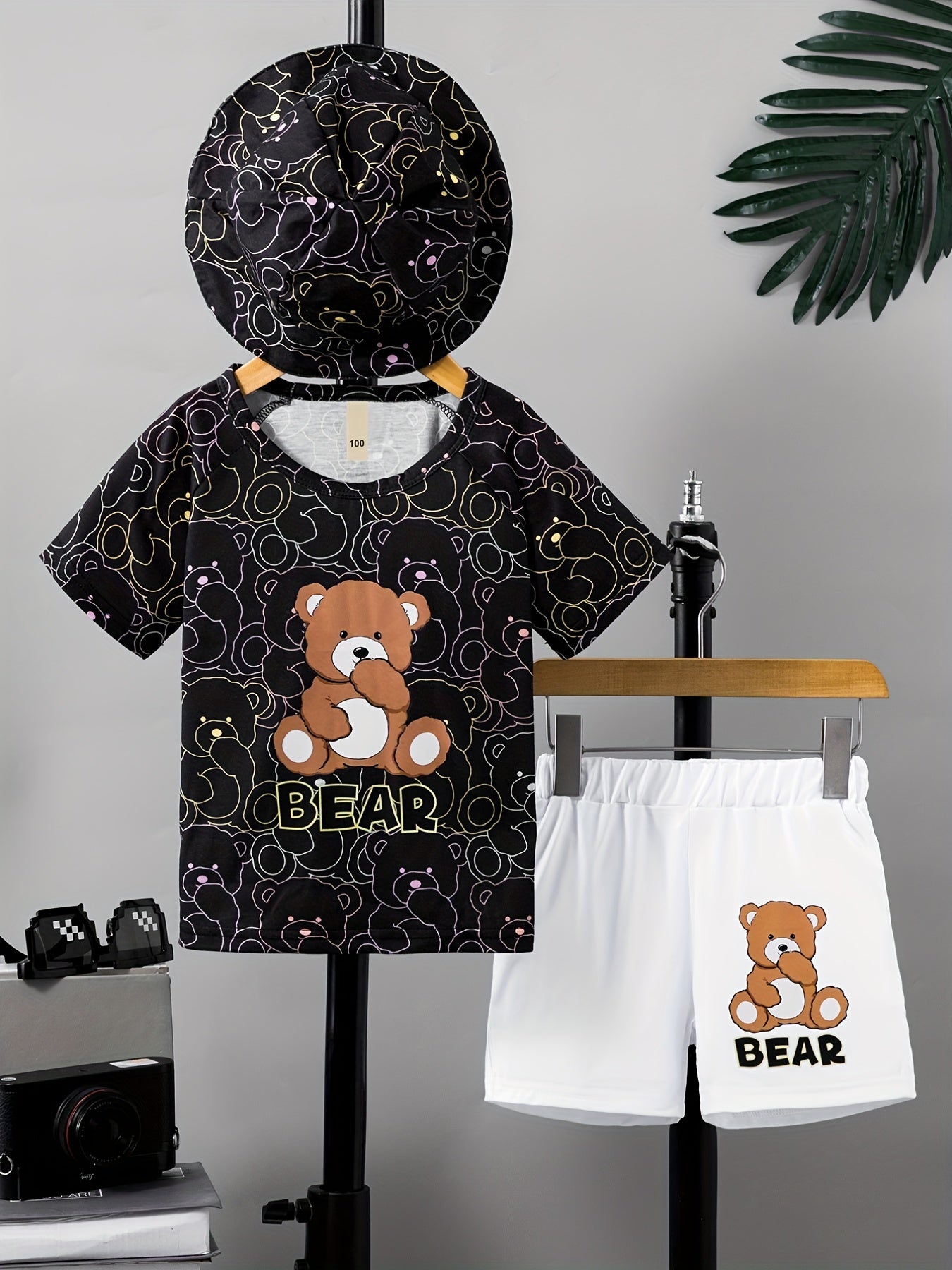 Boys Bear Graphic Print T-shirt Shorts Hat Set