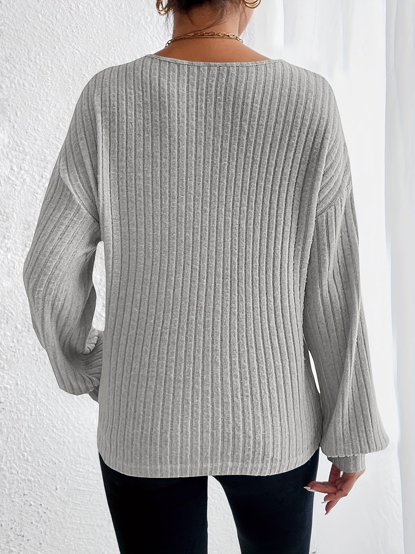  Solid Lantern Sleeve Knit Top