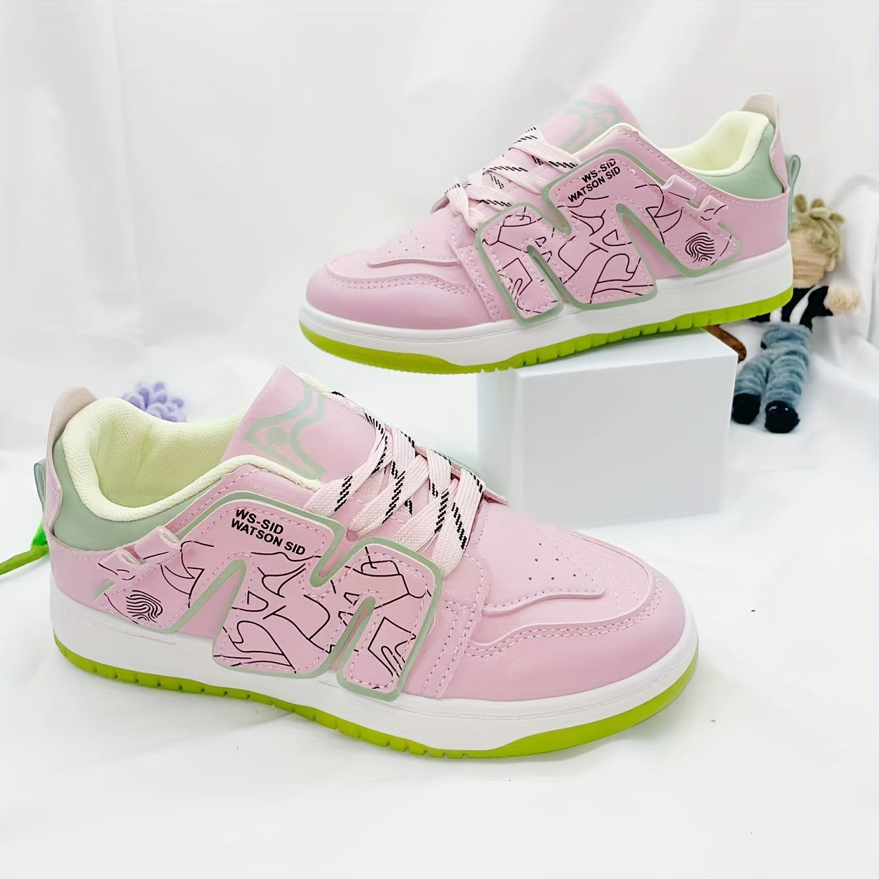 Women's Letter Patched Low Outdoor Skates Shoes Lightweight Lace Up Flatform Sho