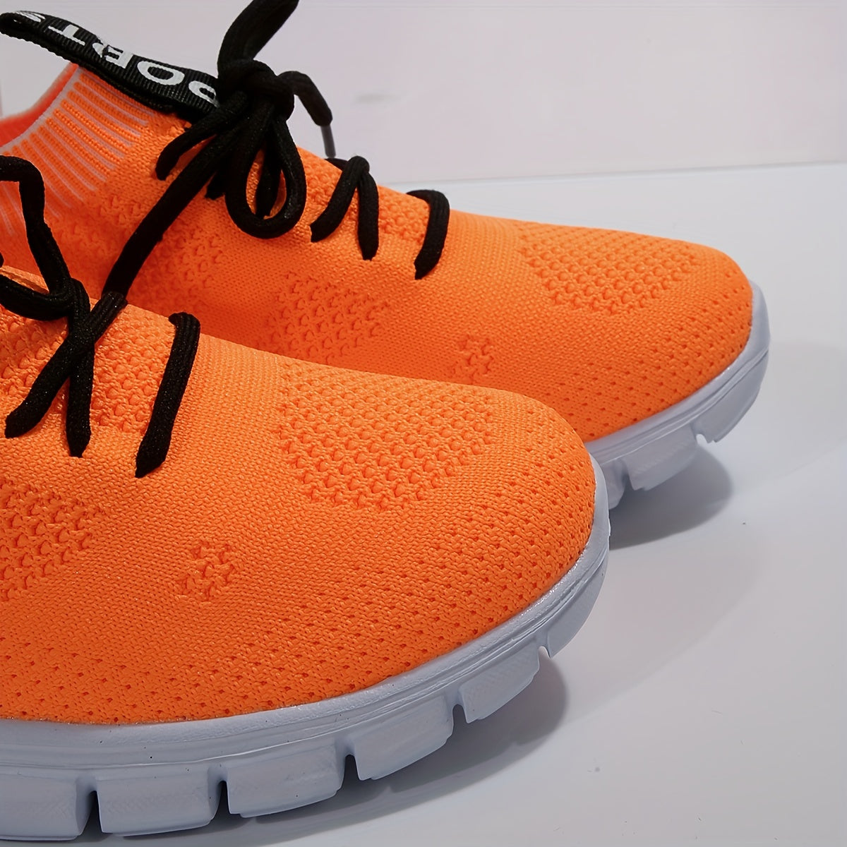 Women's Breathable Lightweight Sports Shoes Comfortable Lace Up Running Shoes