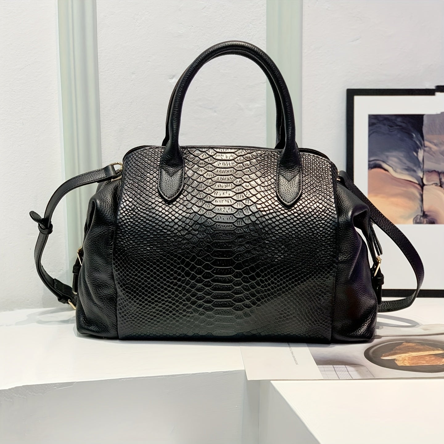 Vintage Crocodile Pattern Crossbody Bag with Zipper Closure
