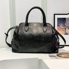 Vintage Crocodile Pattern Crossbody Bag with Zipper Closure