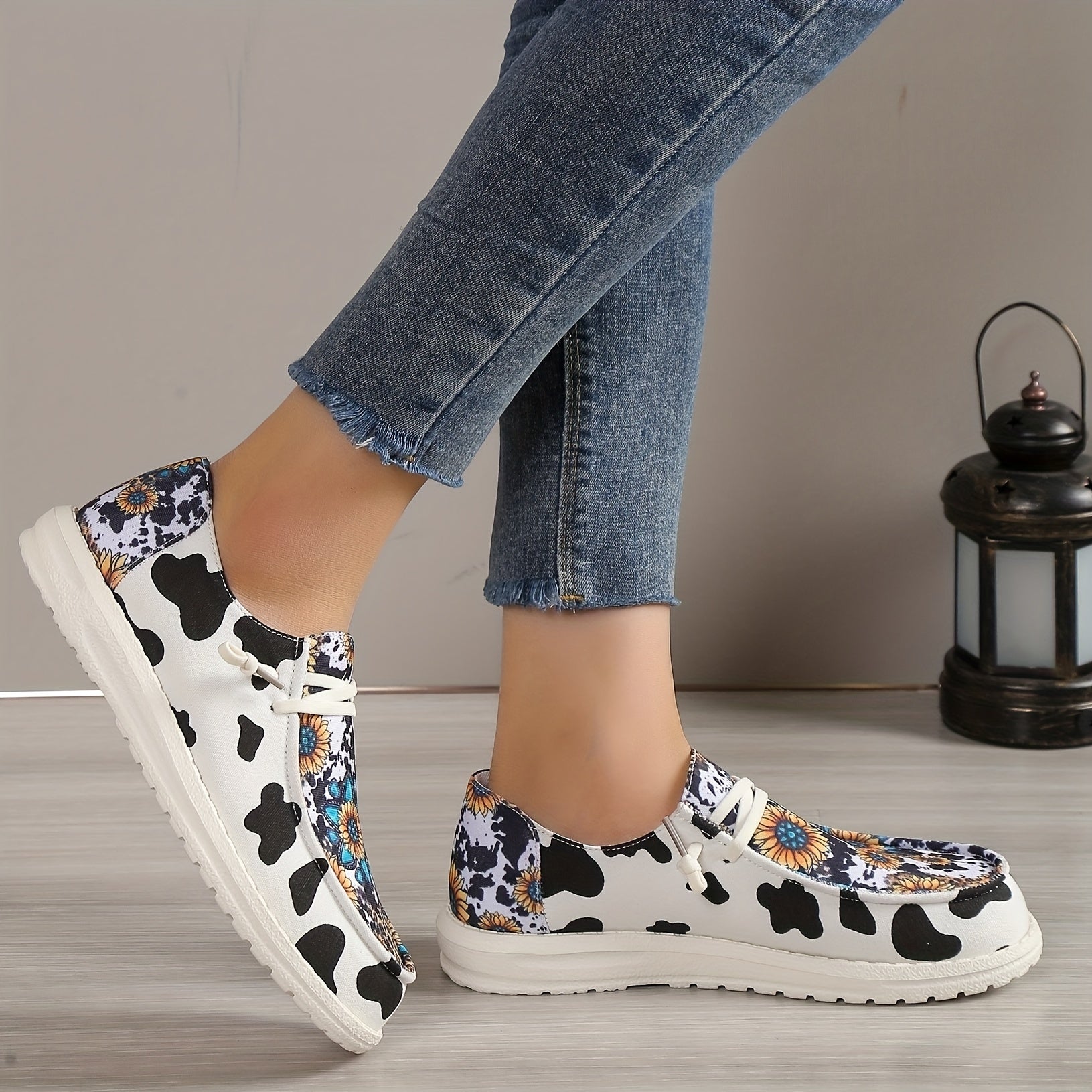Women's Cow & Sunflower Print Canvas Lace Up Flat Outdoor Shoes