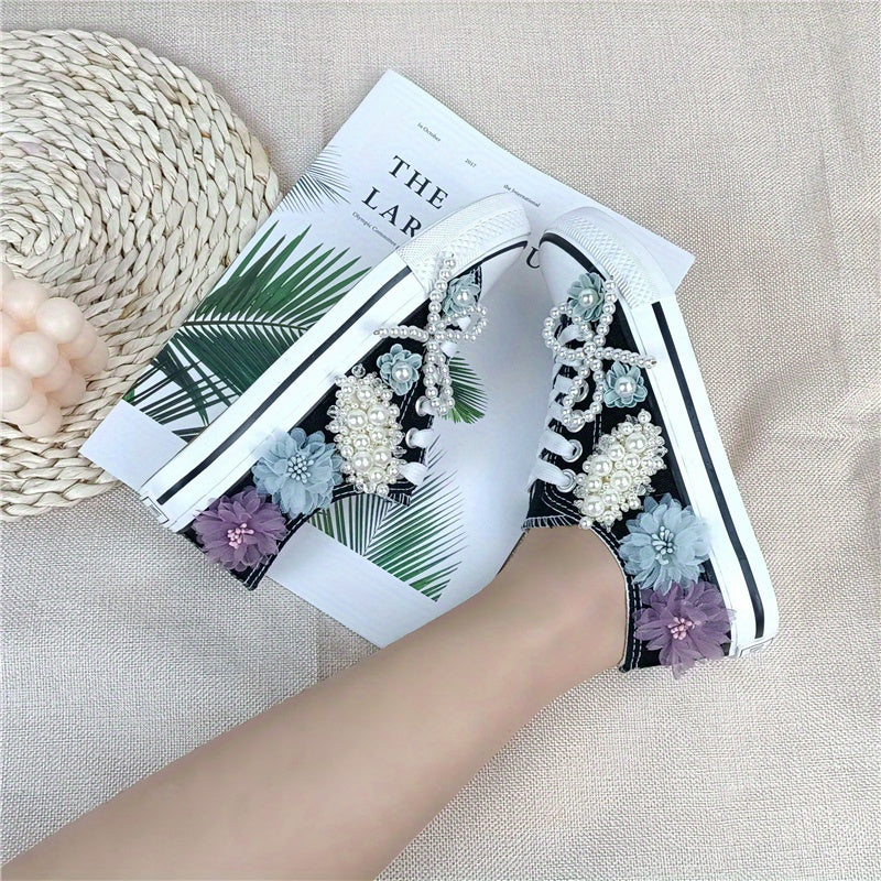 Women's Flower & Pearl Canvas Shoes Lace Up Low Top Sneakers