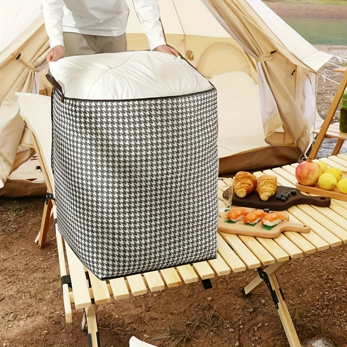 Durable Quilt Storage Bag for Home and Outdoor Use