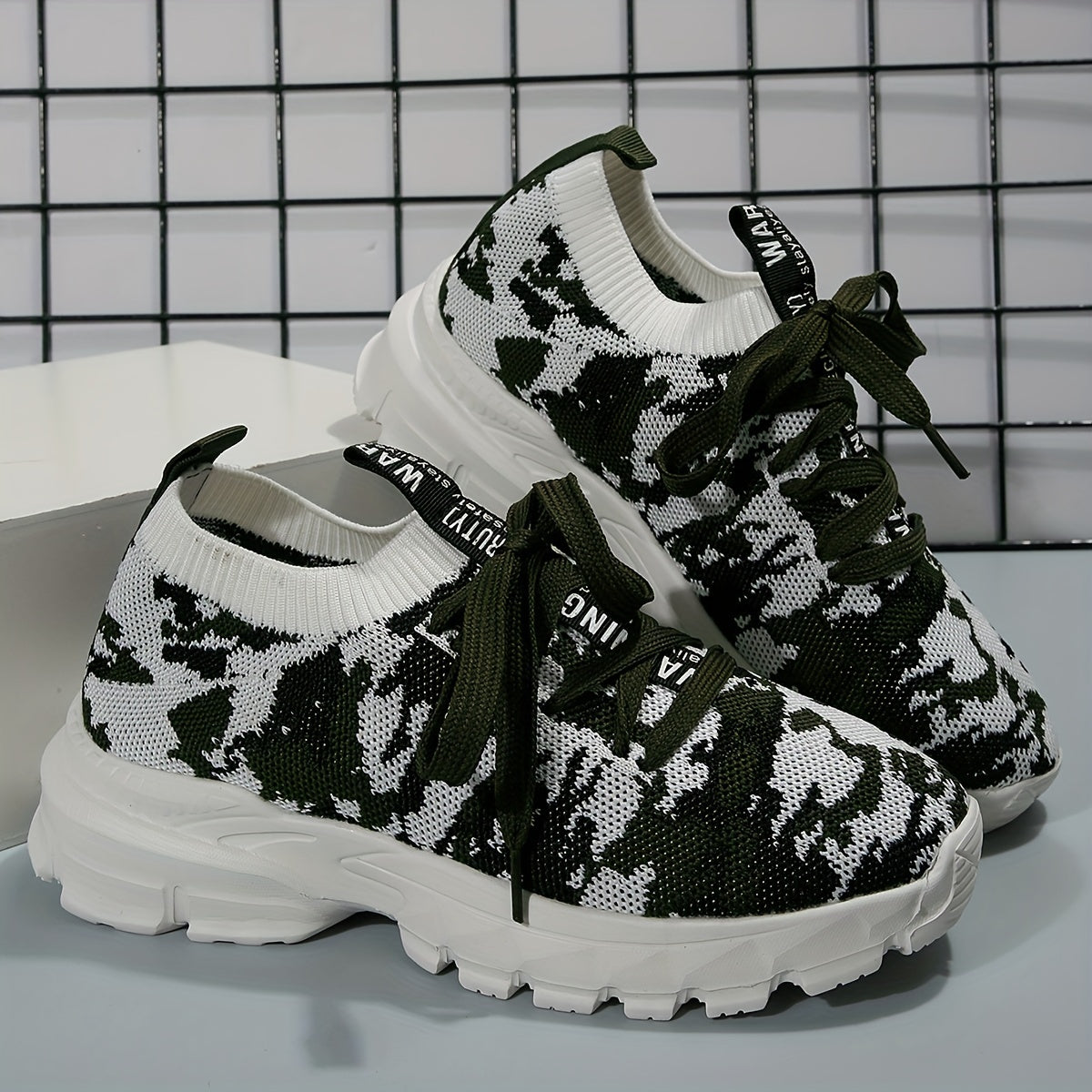 Women's Shock Absorbing Woven Sneakers Lightweight Sports Shoes