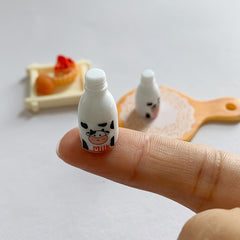 5pcs Mini Simulated Milk Bottle Dollhouse Ornaments Resin Craft
