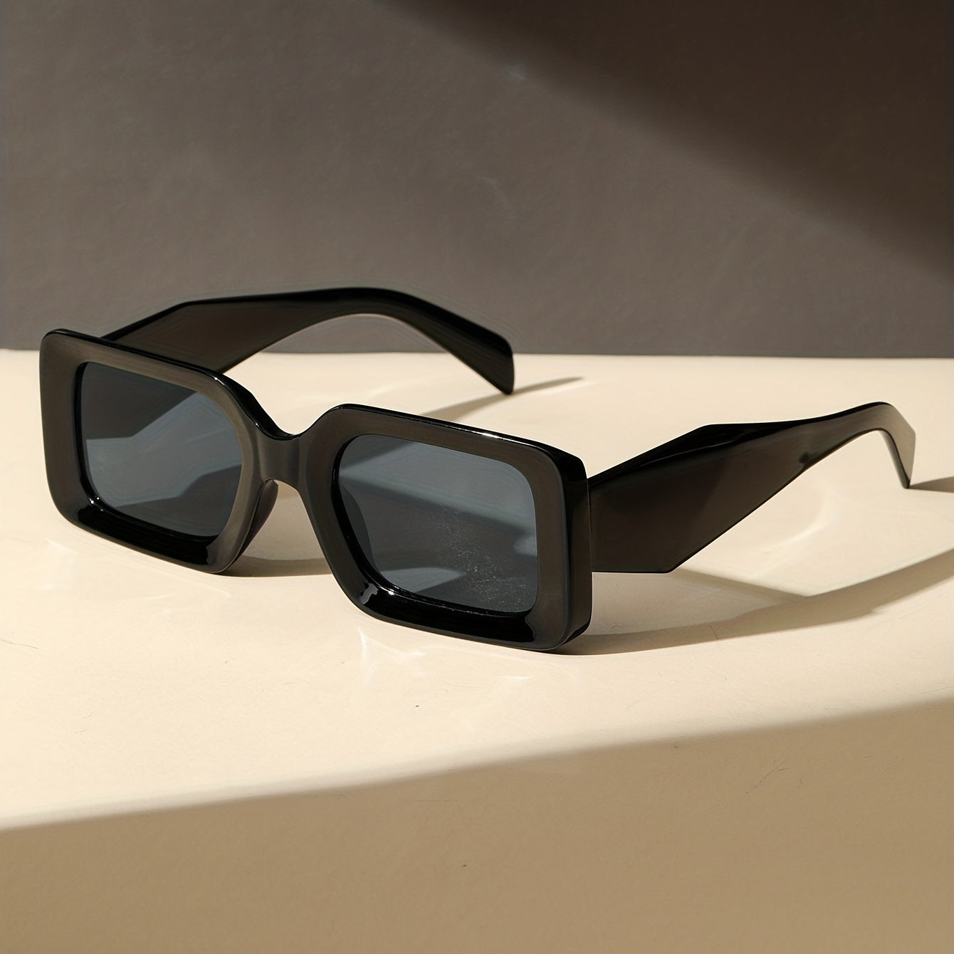 Classic Square Frame Argyle Sunglasses