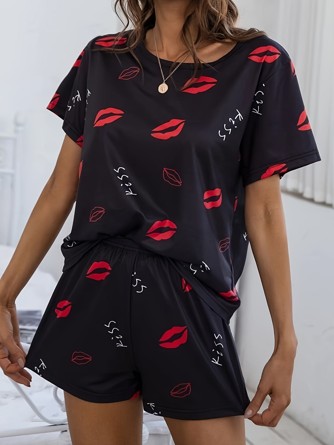 Letter Print Pajamas Set Short Sleeve Crew Neck Top & Shorts Women's Sleepwear