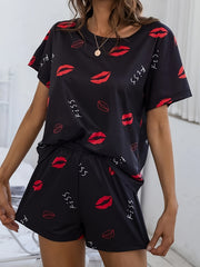 Letter Print Pajamas Set Short Sleeve Crew Neck Top & Shorts Women's Sleepwear