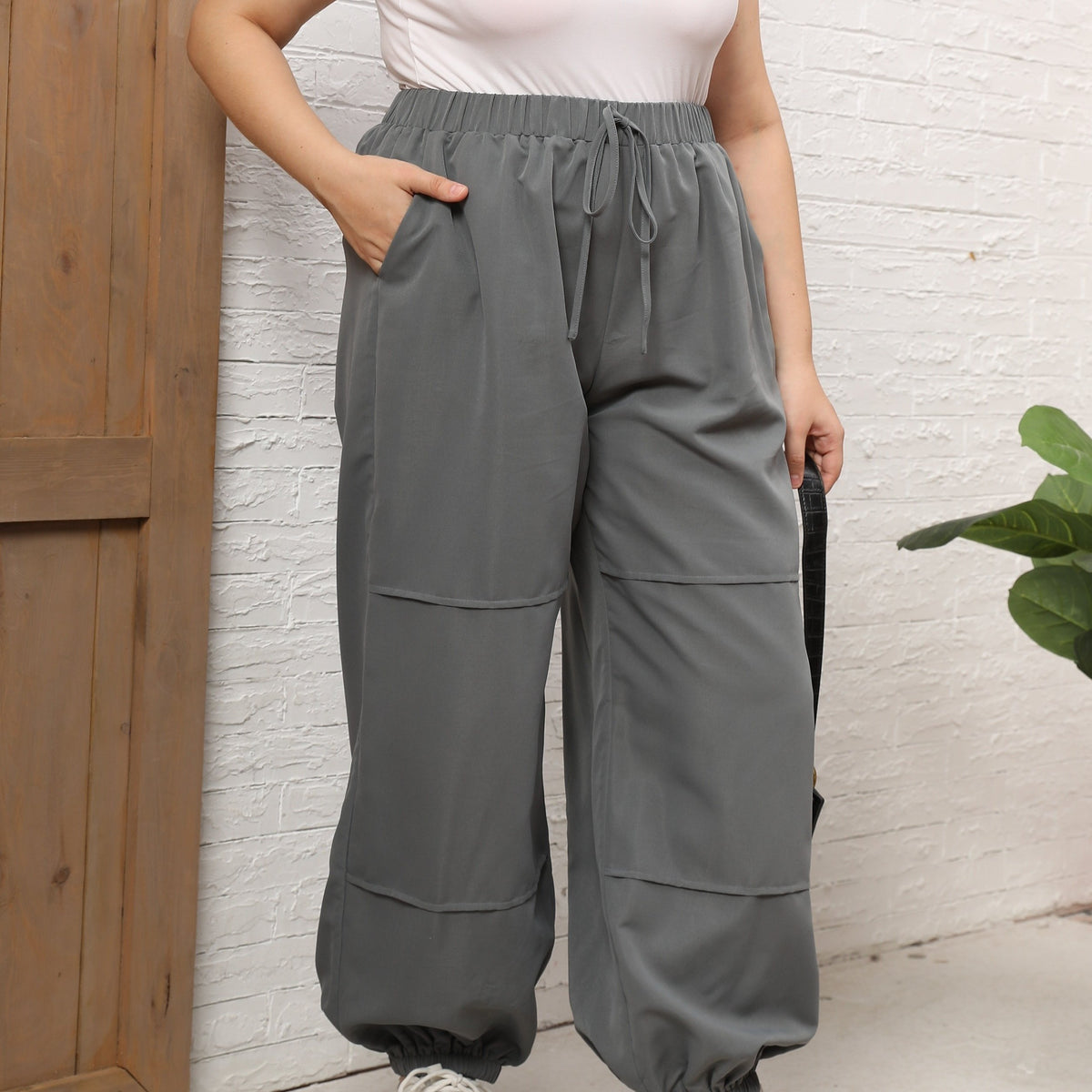  Women's Elastic Loose Fit Cargo Pants