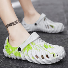 Women's Hollow Out Flat Clogs Closed Toe Non-Slip Quick Drying Beach Sandals