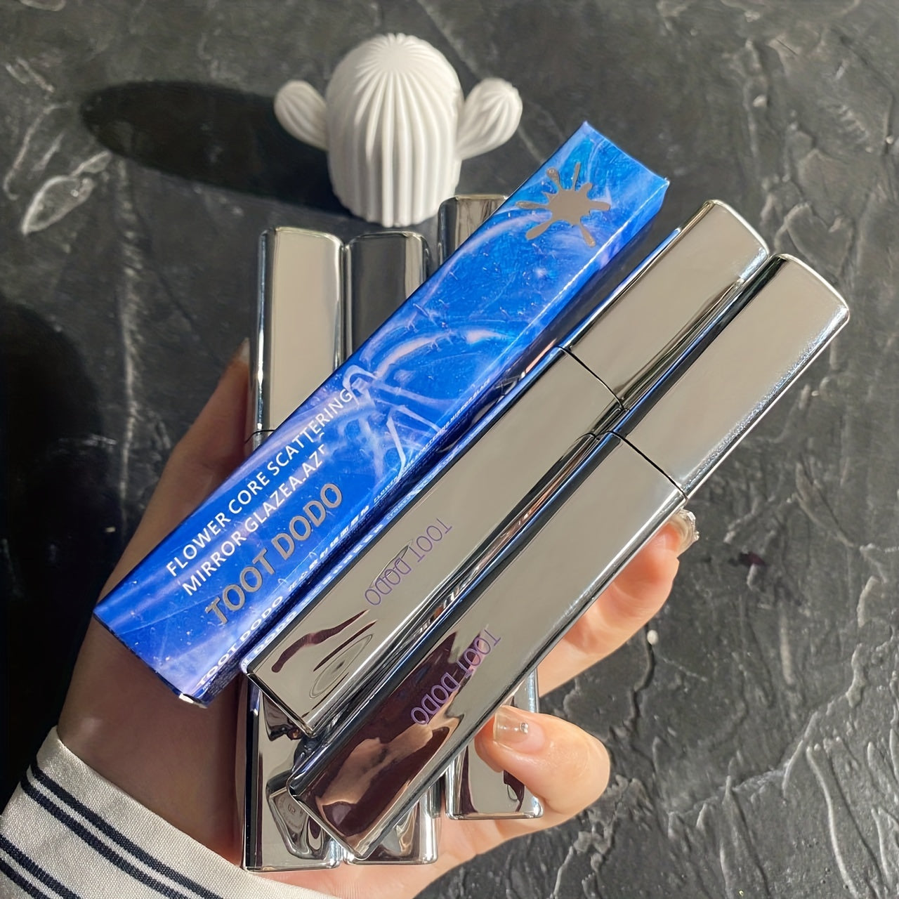 Moisturizing Lip Glaze with Lustrous Finish