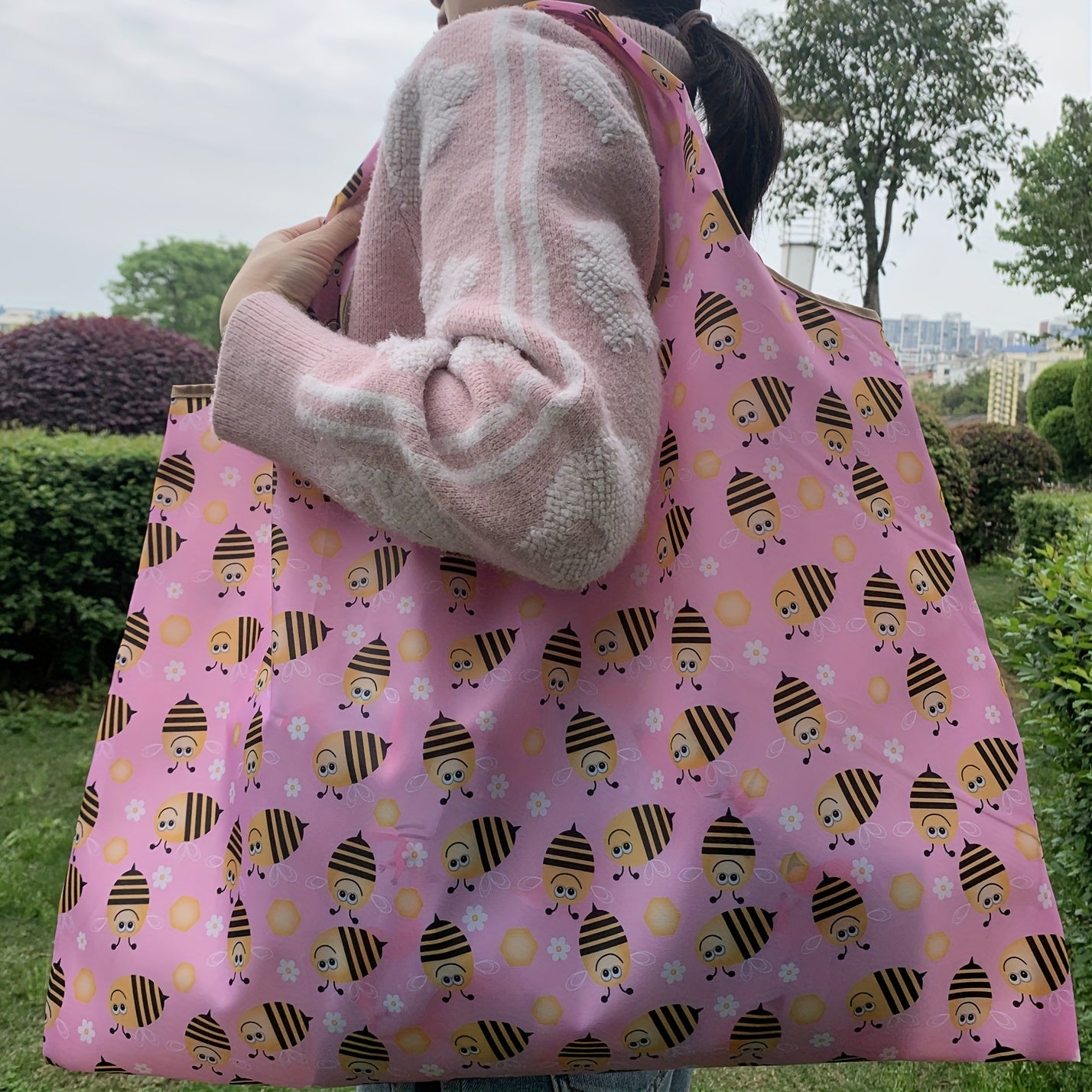 Bee Print Shoulder Bag Lightweight Storage Bag