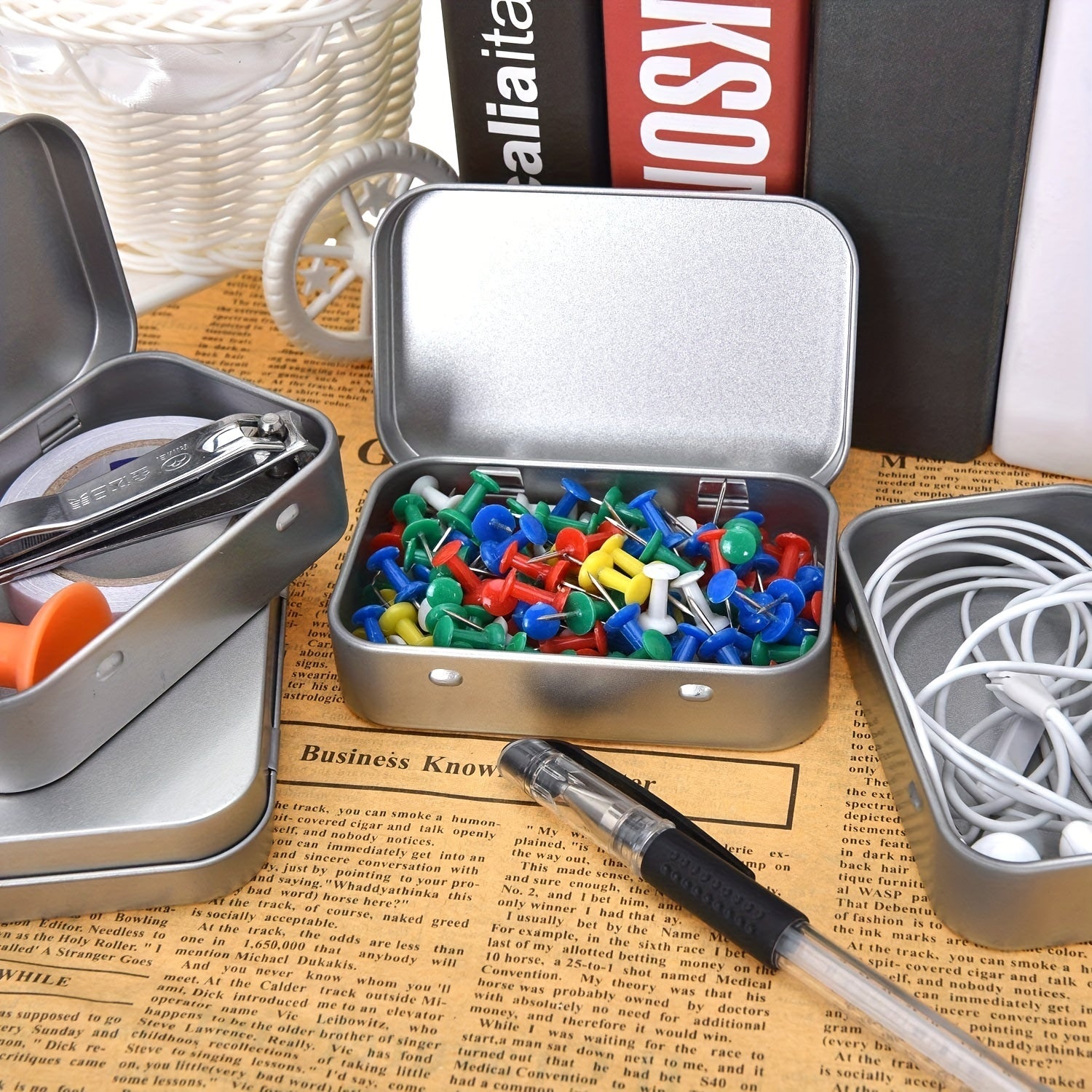 2pcs Metal Rectangular Storage Jar Empty Hinged Tins Mini Portable Box