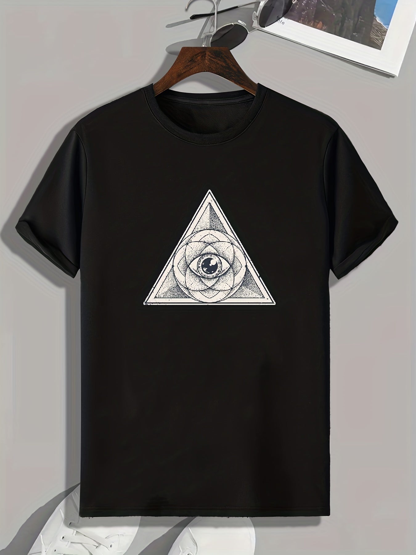 Triangle & Eye Print Men's Comfy T shirt Active Slightly Stretch Breathable Tee