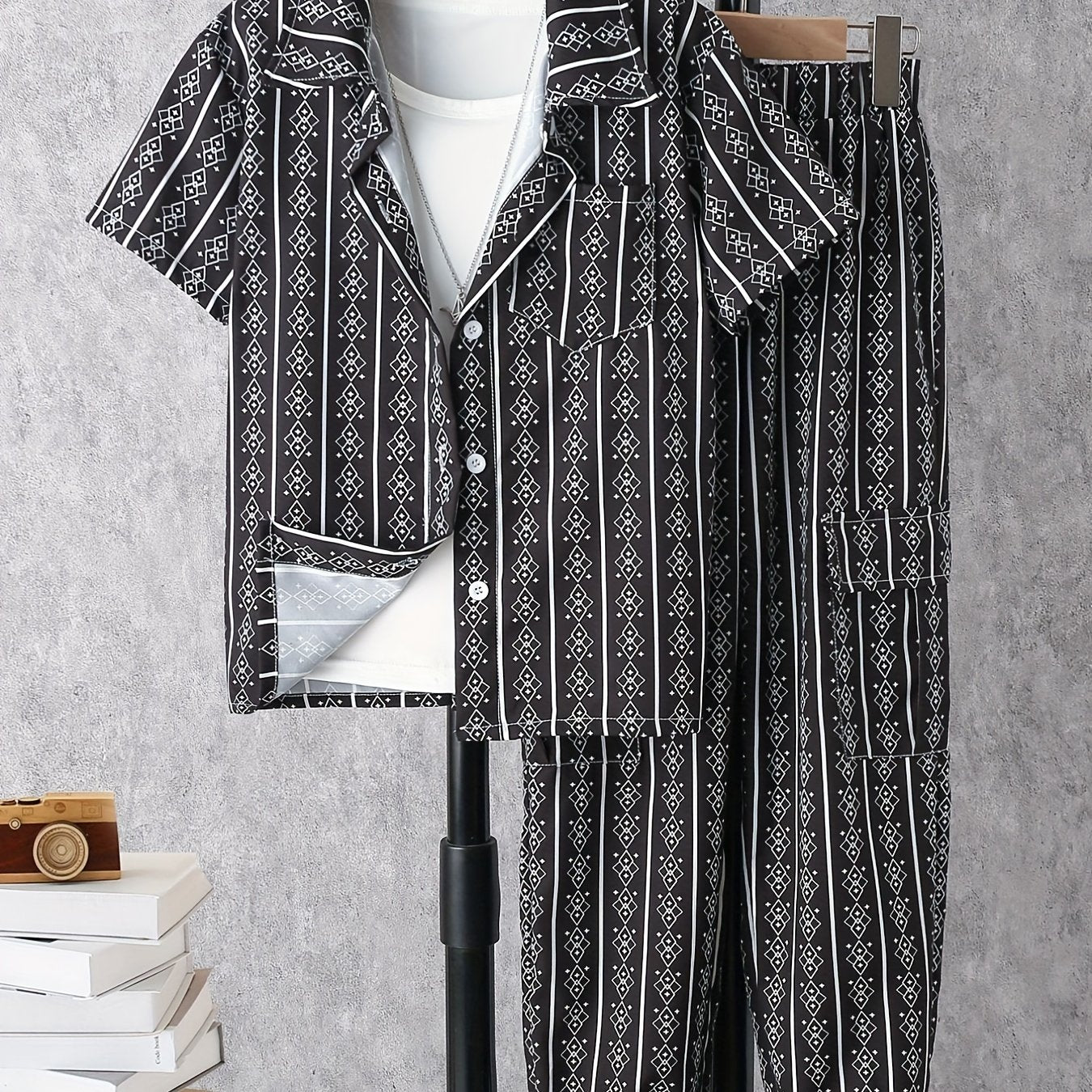 Boy's Geometric Print 2pc Shirt & Pants Set