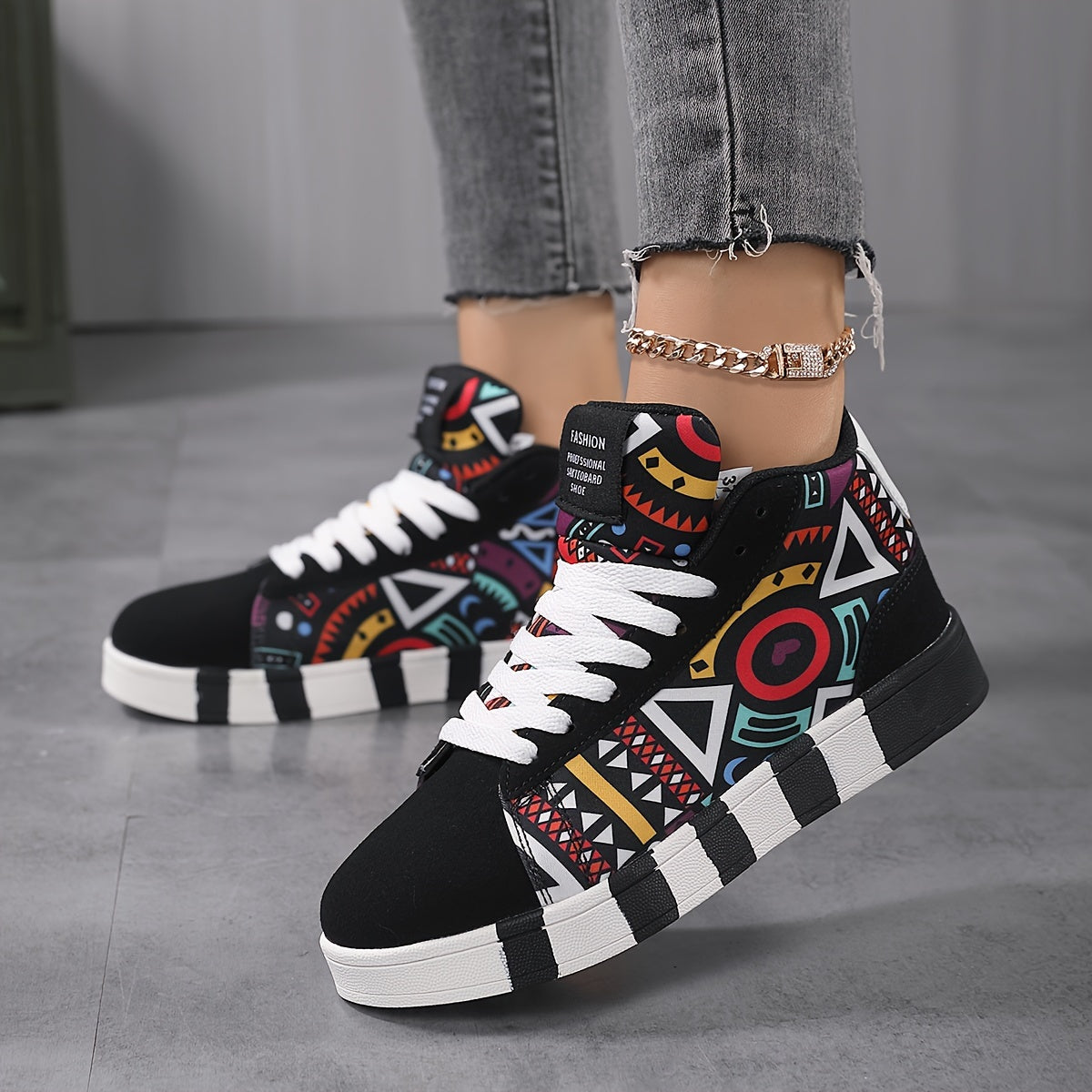 Graphic Pattern Lightweight Breathable Skate Shoes