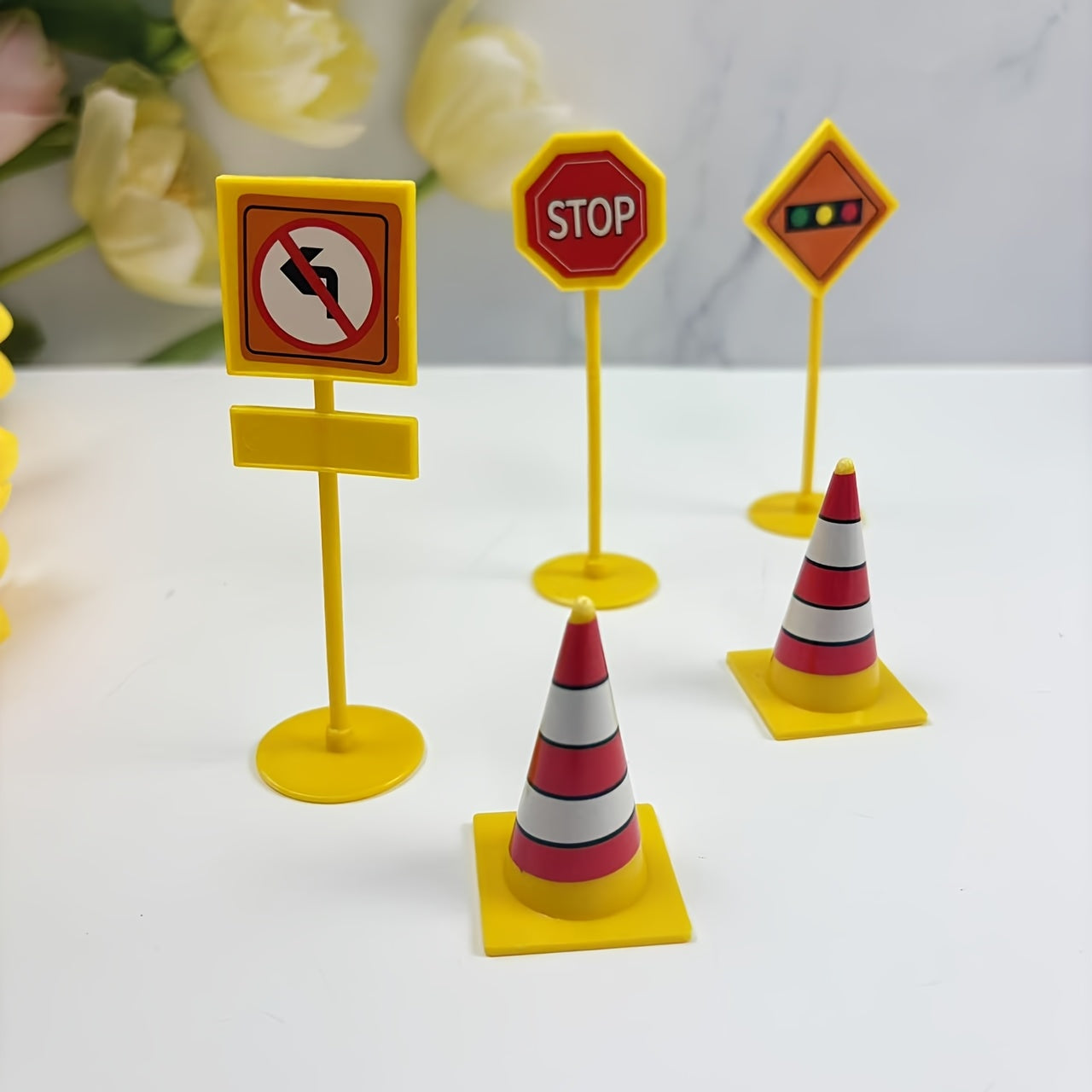 5pcs Mini Roadblock Toy Traffic Signs Decoration