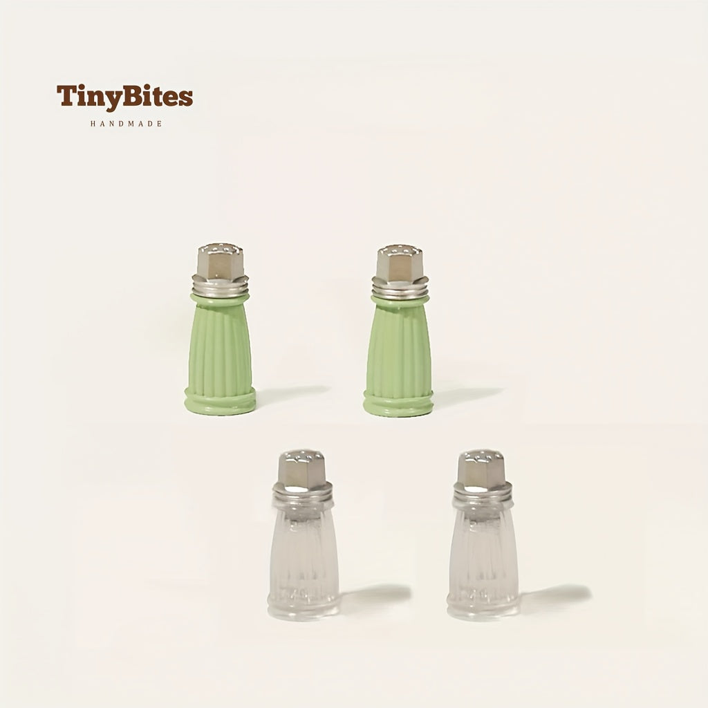 2pcs Vintage Style Spice Bottles Dollhouse Accessories