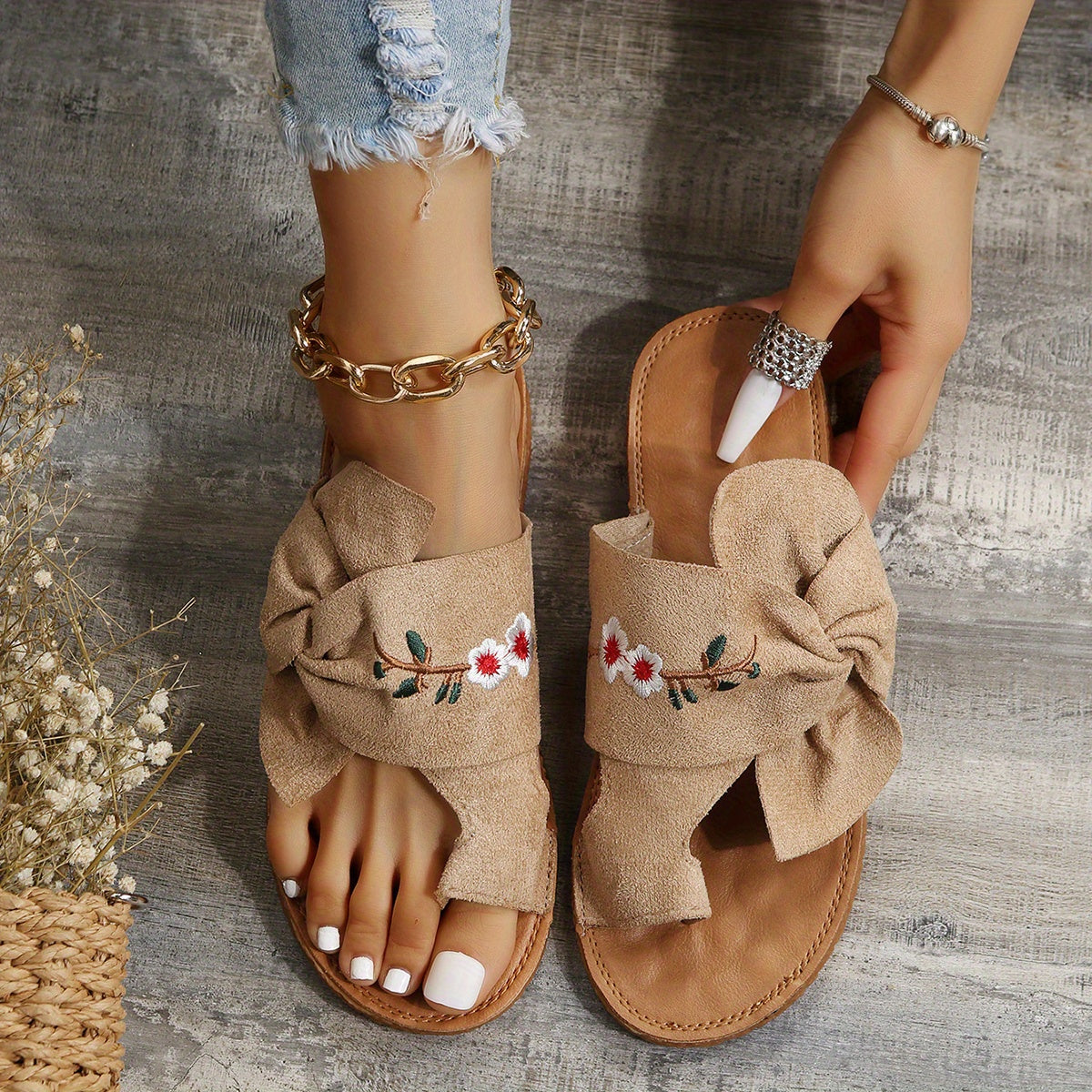Women's Floral Embroidered Slide Sandals Lightweight Summer Shoes