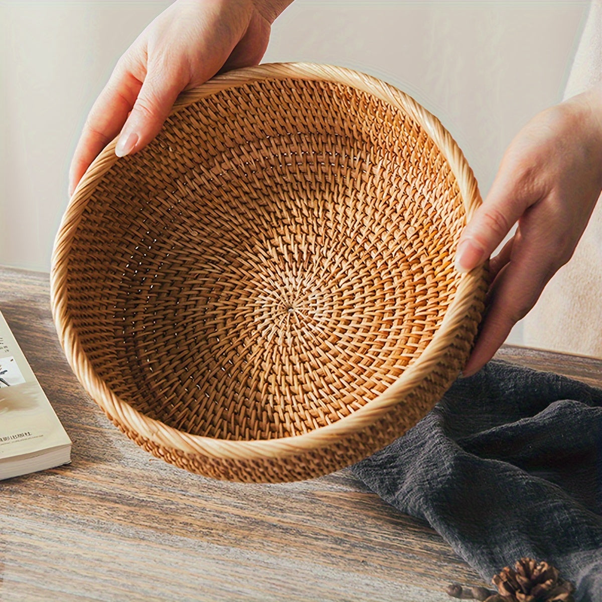 Round Rattan Fruit Basket Decorative Serving Baskets