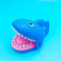 Shark Teeth Biting Finger Prank Toy for Party Games - Pink