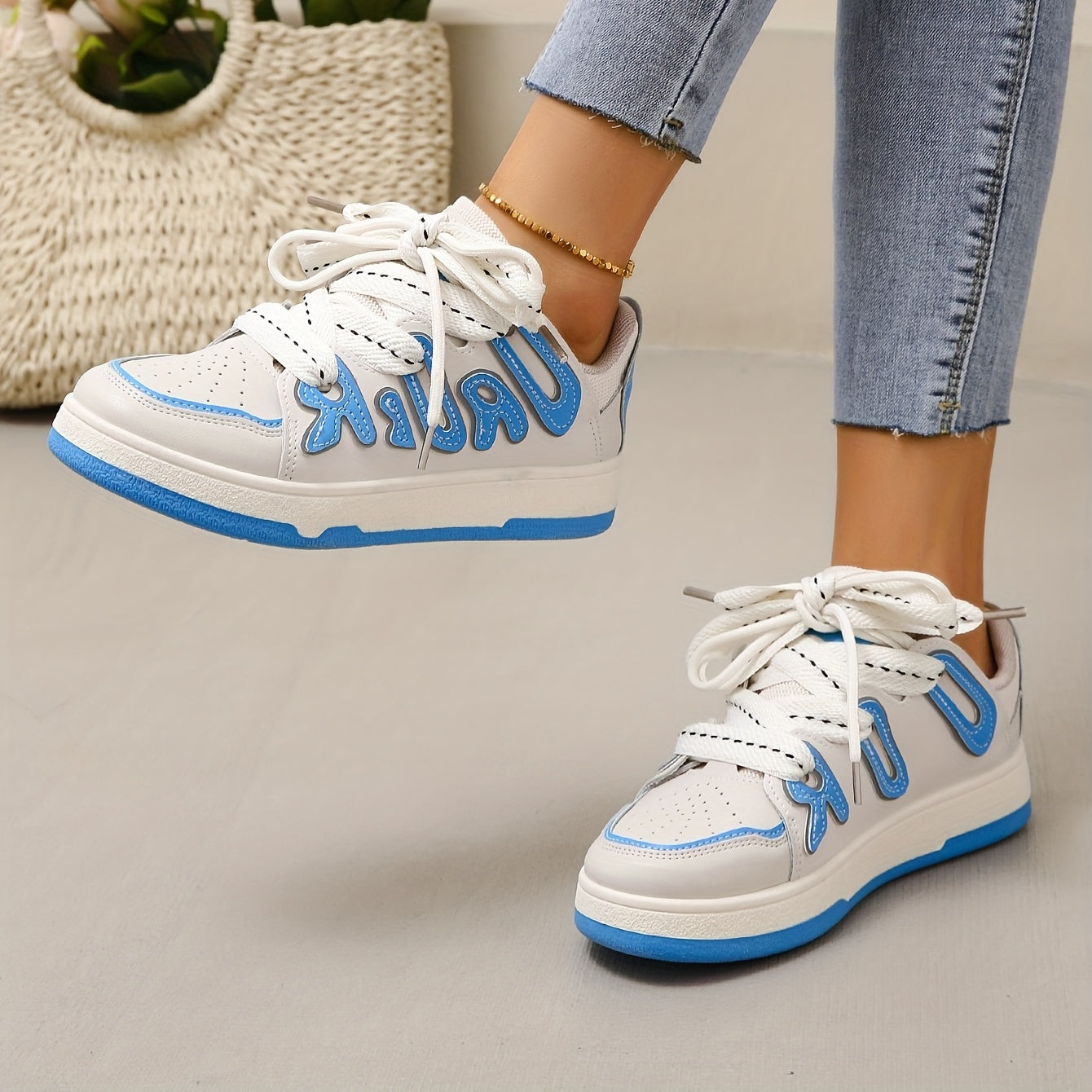 Women's Letter Patched Skate Shoes Lace Up Non slip Platform Sneakers