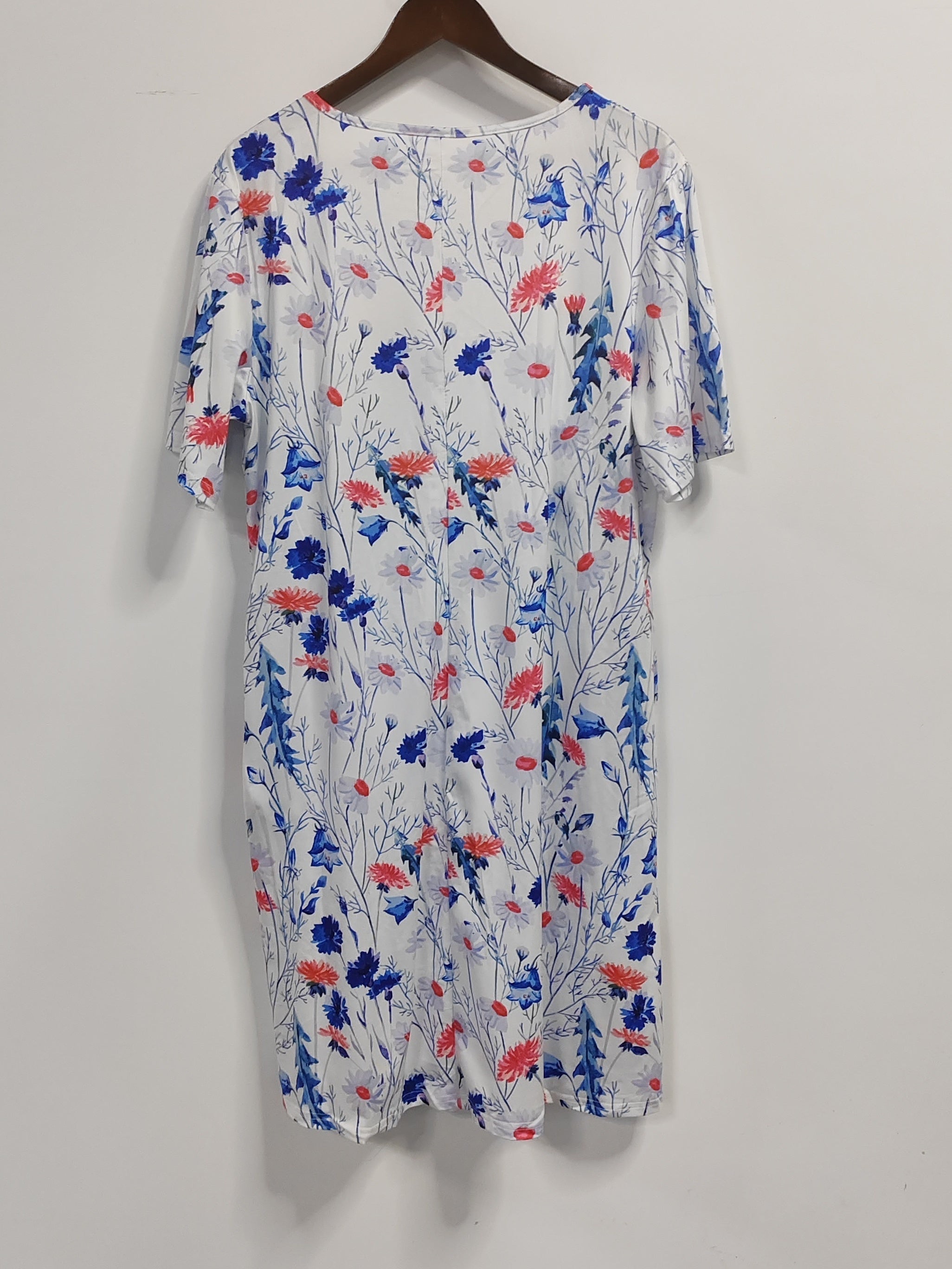 Plus Floral Print Short Sleeve Round Neck Dress With Pockets