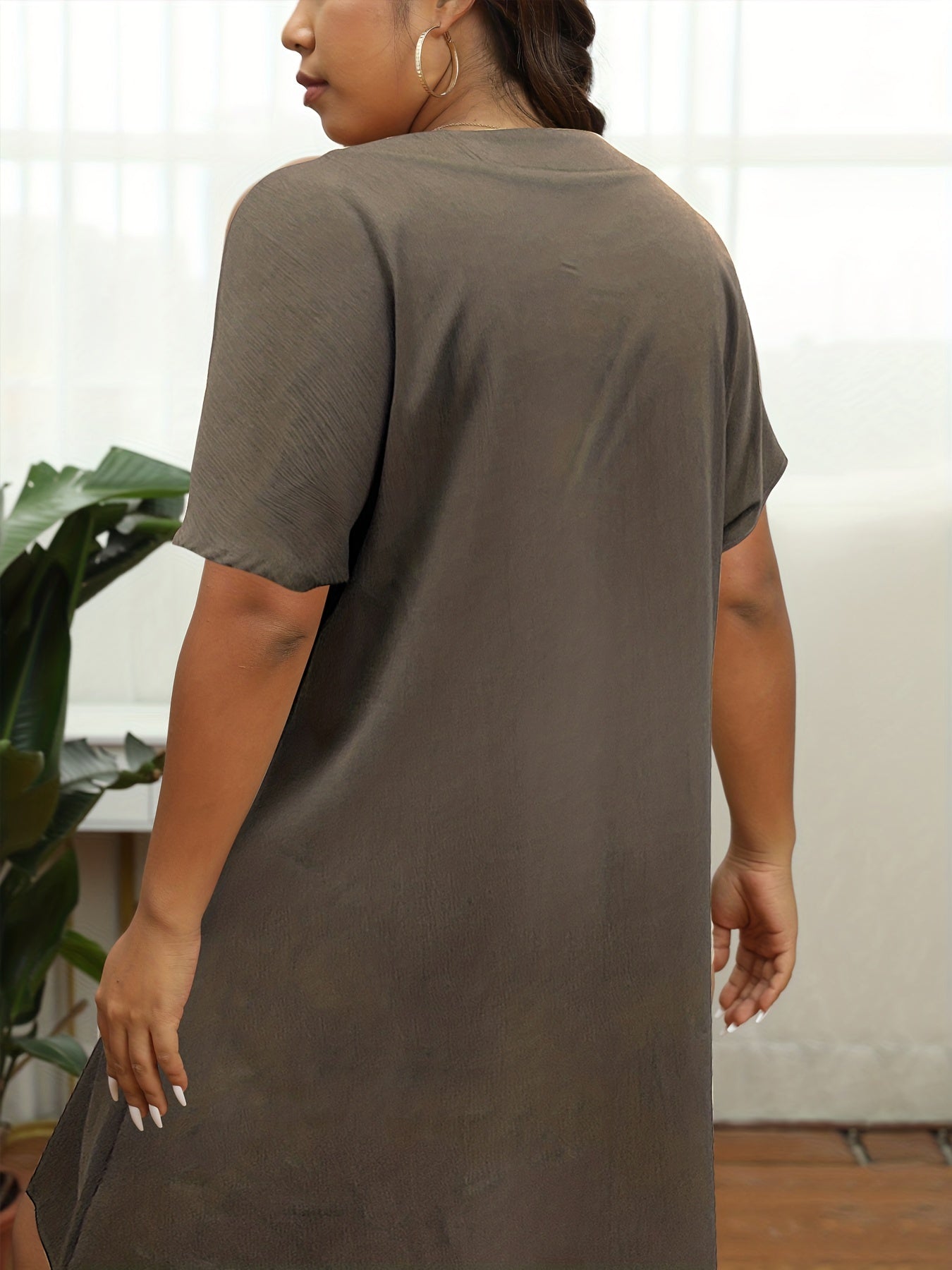  Solid Short Sleeve Round Neck Ruched Dress