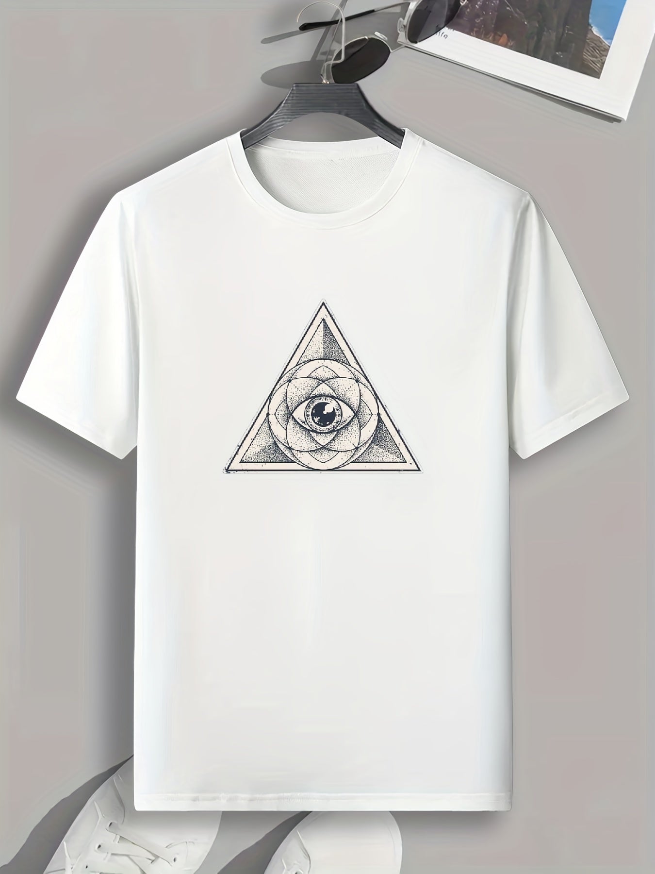 Triangle & Eye Print Men's Comfy T shirt Active Slightly Stretch Breathable Tee