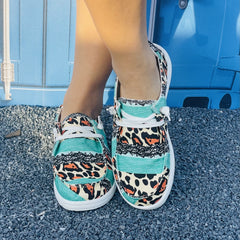 Leopard Pattern Slip On Canvas Shoes Round Toe Lightweight Casual Travel Shoes