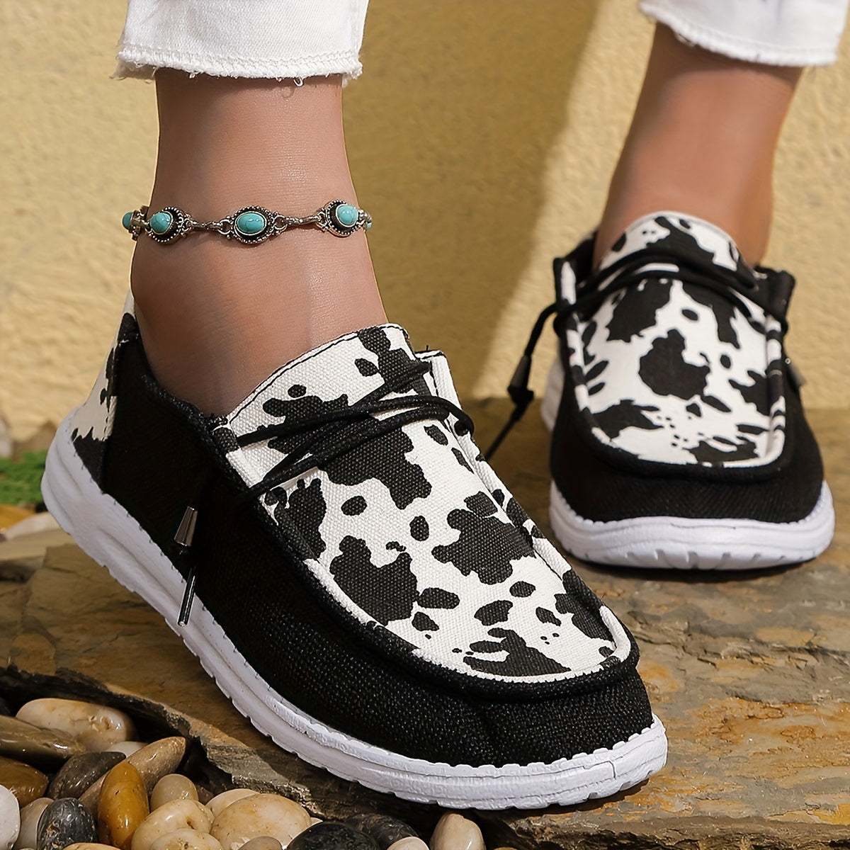 Dairy Cow Print Blocking Skate Shoes Lightweight Breathable Low Top Sport Shoes