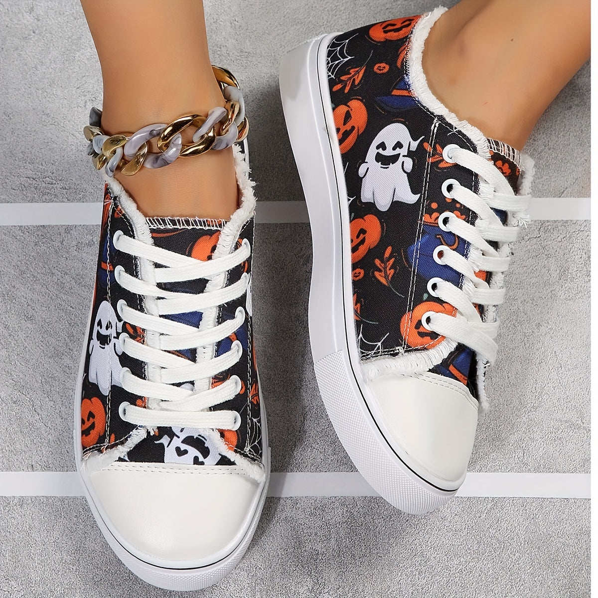 Women's Ghost & Pumpkin Pattern Canvas Shoes Halloween Lace Up Low Round Toe