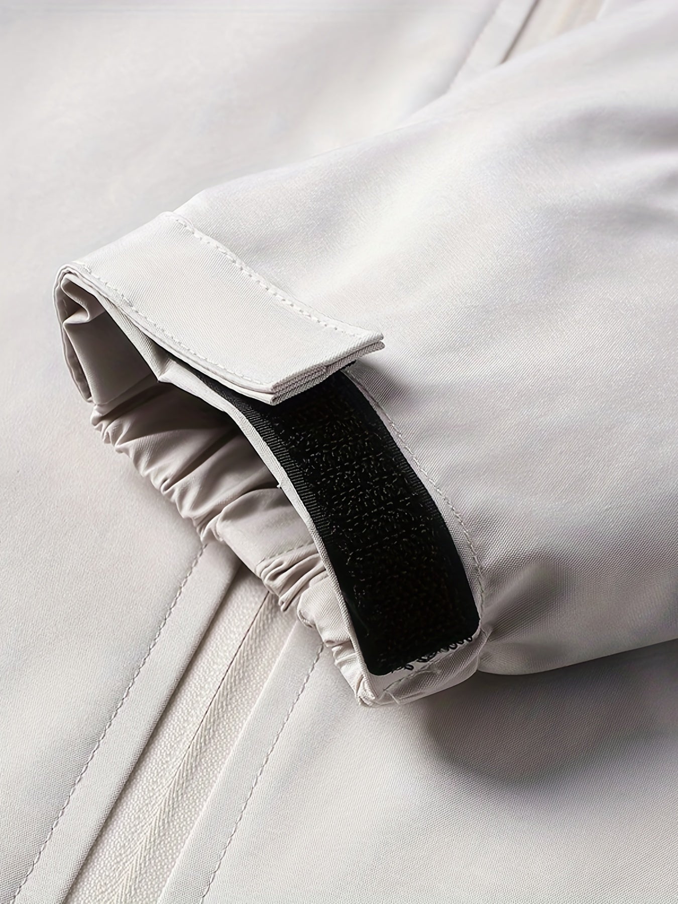 Men's Lightweight Windbreaker Jacket Zip Up Coat for Outdoor