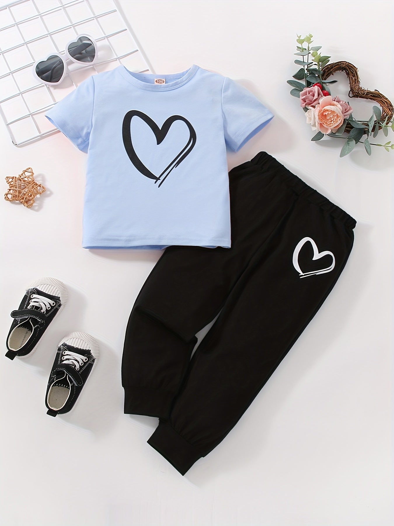 Girls Heart Print Short Sleeve T shirt & Sweatpants Set