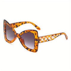 Y2K Butterfly Triangle Sunglasses with Faux Pearl Gradient UV400