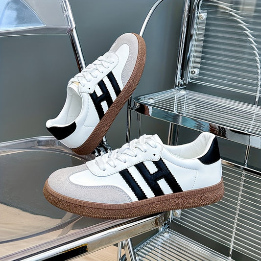 Women's Lace Up Flat Sneakers Lightweight Comfort Low Top Shoes
